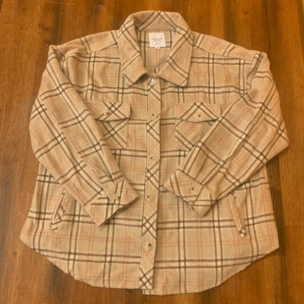 LE LIS NWOT jacket shacket women’s medium beige brown white light red plaid